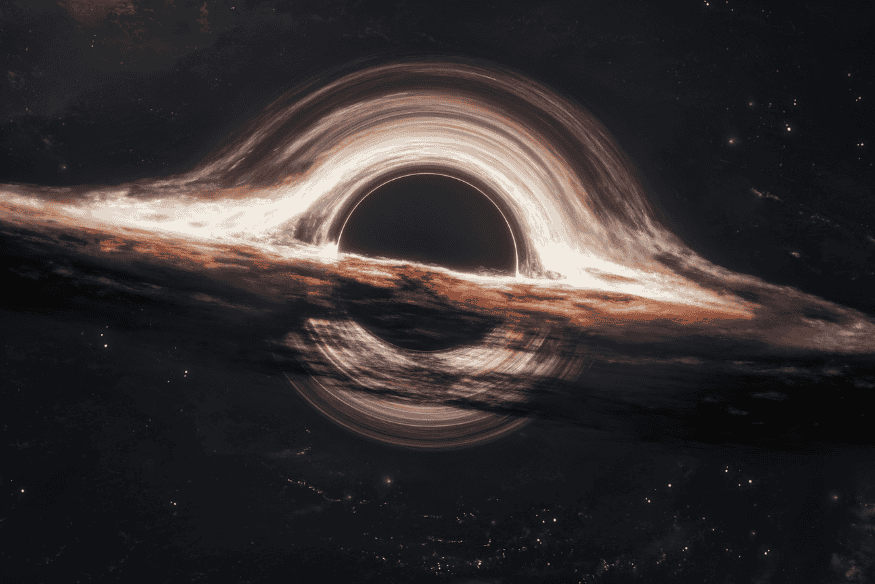 Ilustração de buraco negro supermassivo com disco de acreção brilhante e distorção da luz ao redor, representando o crescimento por acreção e fusões galácticas.