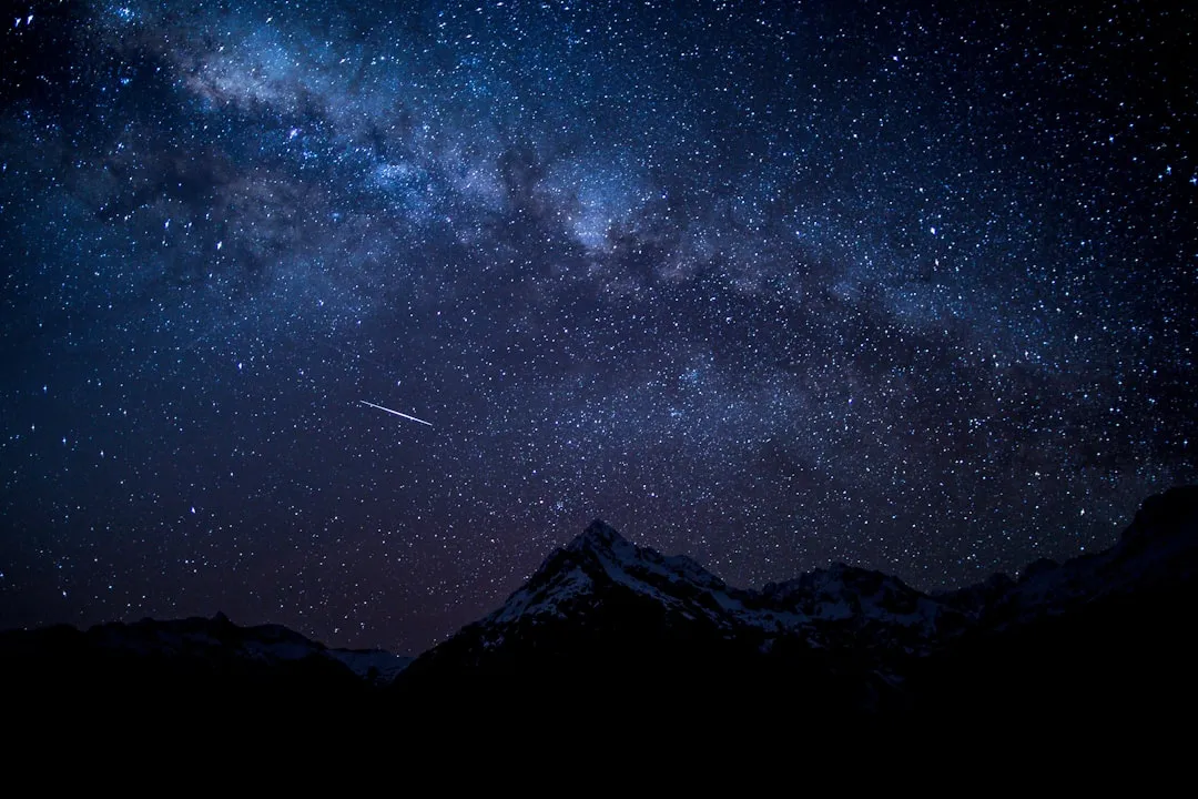 Chuva de Meteoros Perseidas: Como Observar o Maior Show de Estrelas Cadentes do Ano