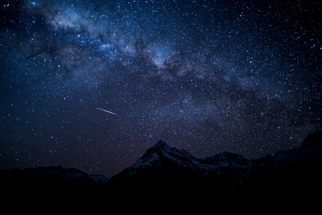 Curiosidades Fascinantes Sobre os Cometas: Os Viajantes do Sistema Solar