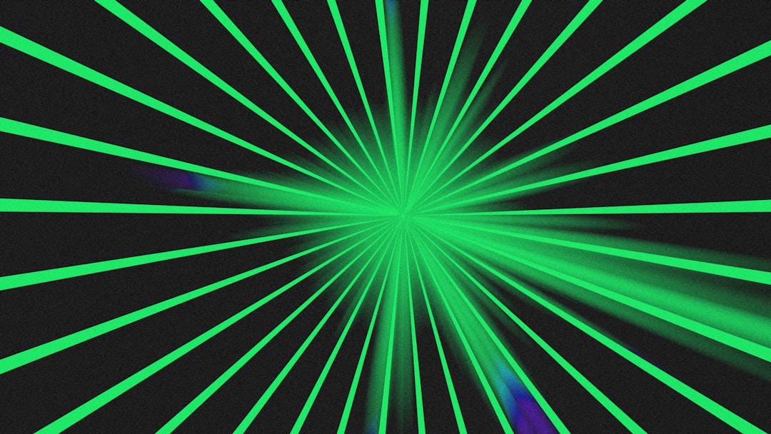 Pulsar emitindo feixes de radiação enquanto gira no espaço