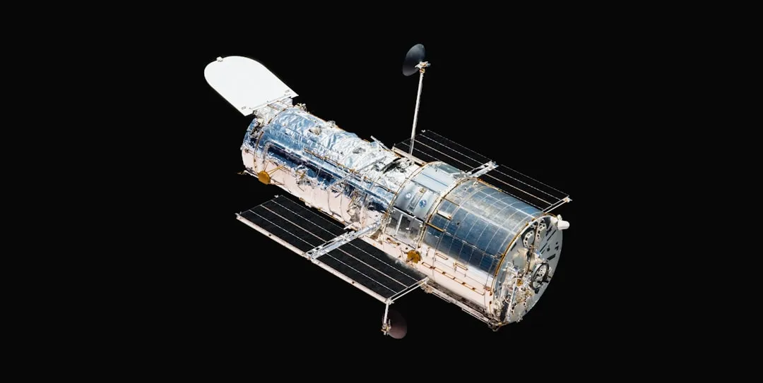 Telescopio espacial observando estrelas distantes para detectar exoplanetas